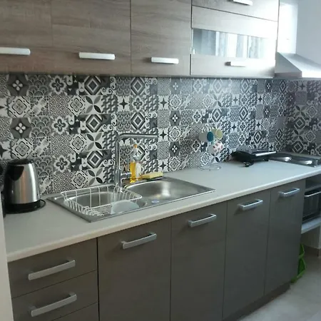26 Prousis Apartment *