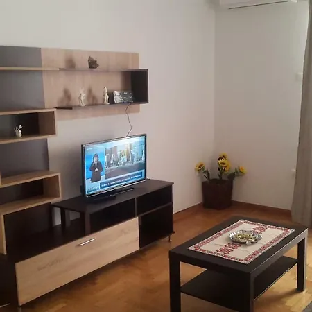 26 Prousis Apartment